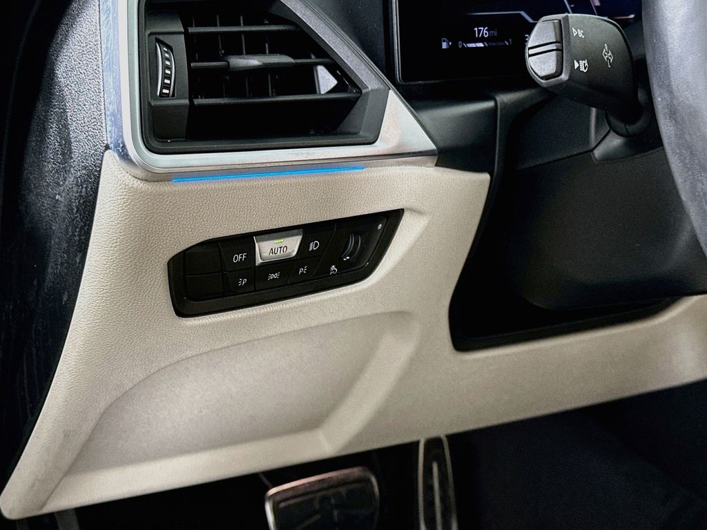 Thumbnail: 2024 BMW 4 Series - 10