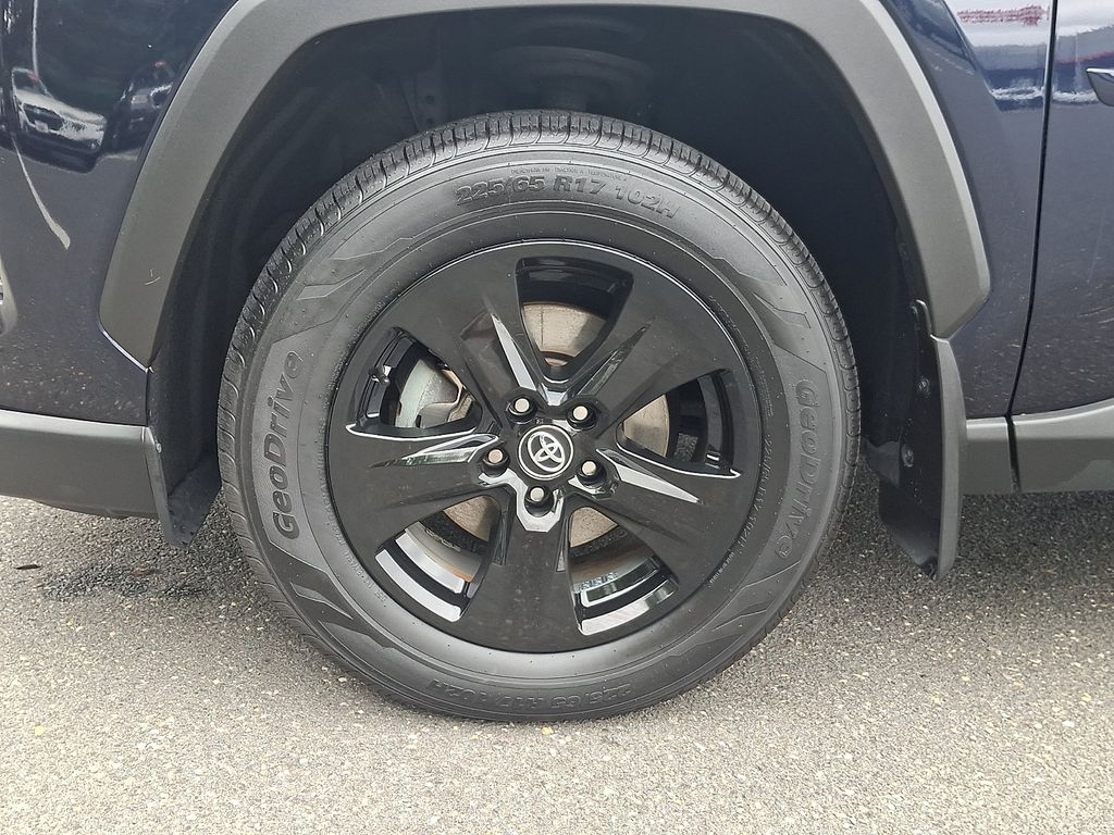 Thumbnail: 2020 Toyota RAV4 - 8