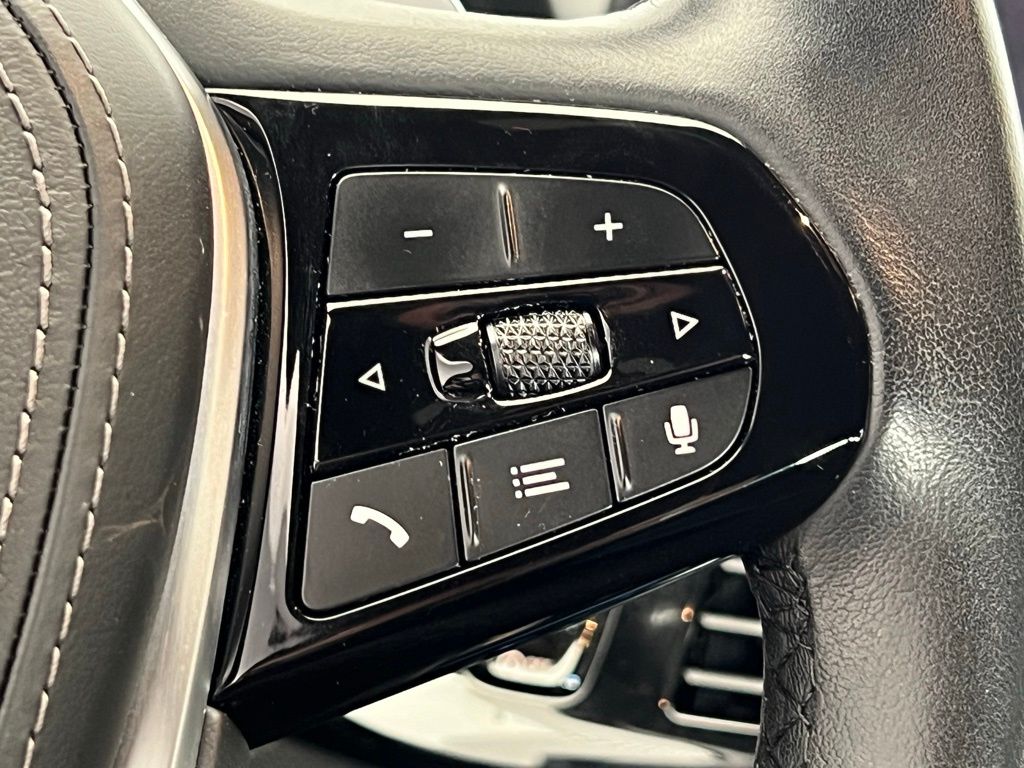 Thumbnail: 2021 BMW 5 Series - 18