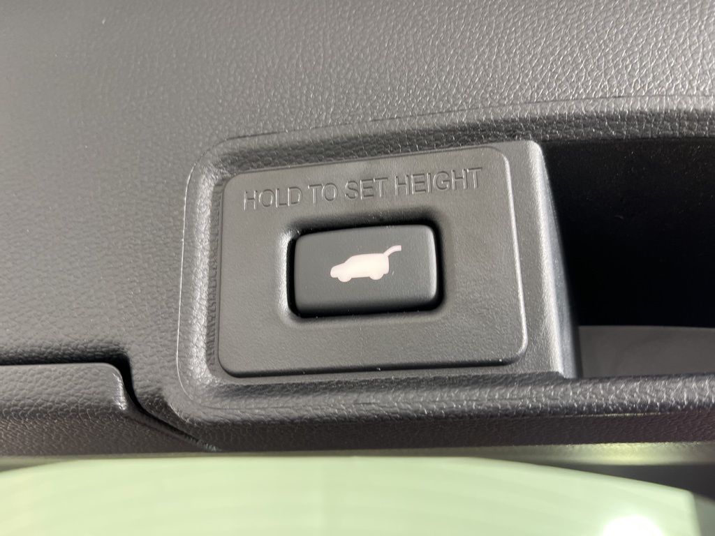 Thumbnail: 2026 Acura RDX - 21