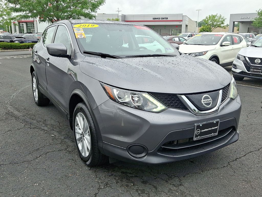 Thumbnail: 2019 Nissan Rogue Sport - 3