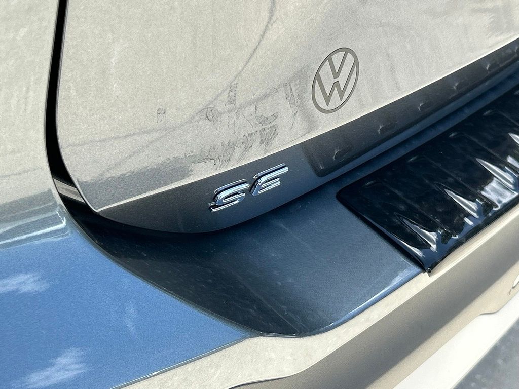 New 2026 Platinum Gray Volkswagen 2.0T SE image 27
