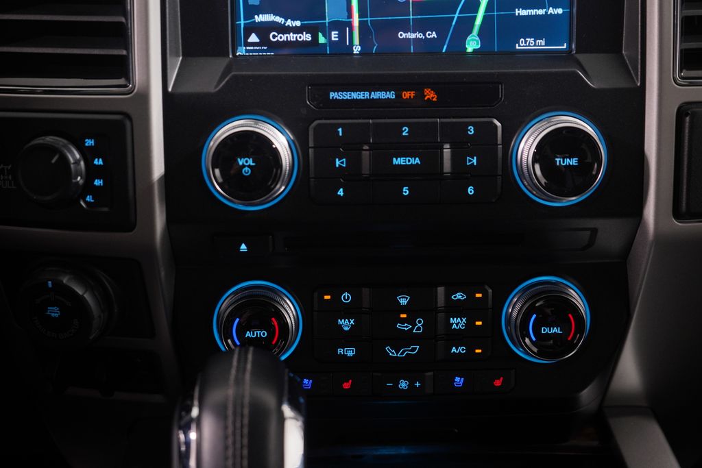 2018 Ford F-150 Lariat 12