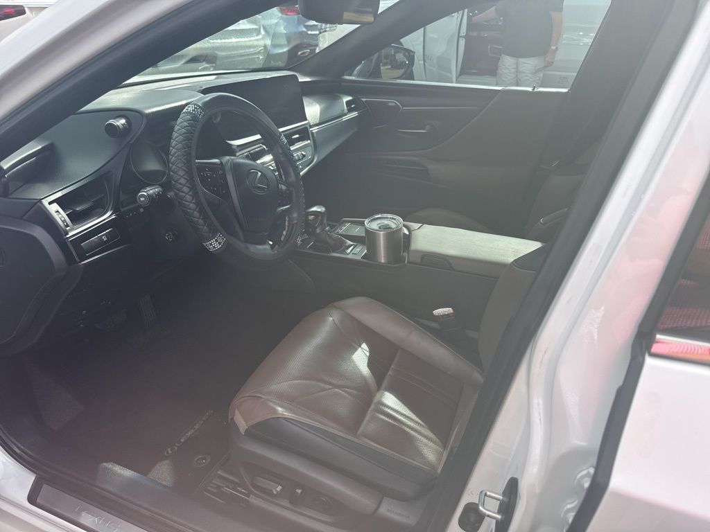 2022 Lexus ES 350 Luxury 9