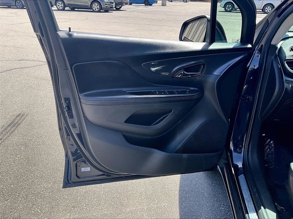 2021 Buick Encore — photo 9