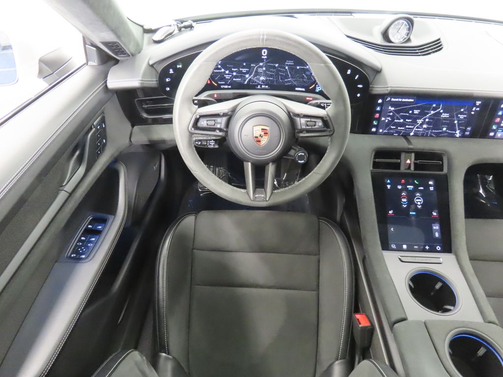 Thumbnail: 2022 Porsche Taycan - 15