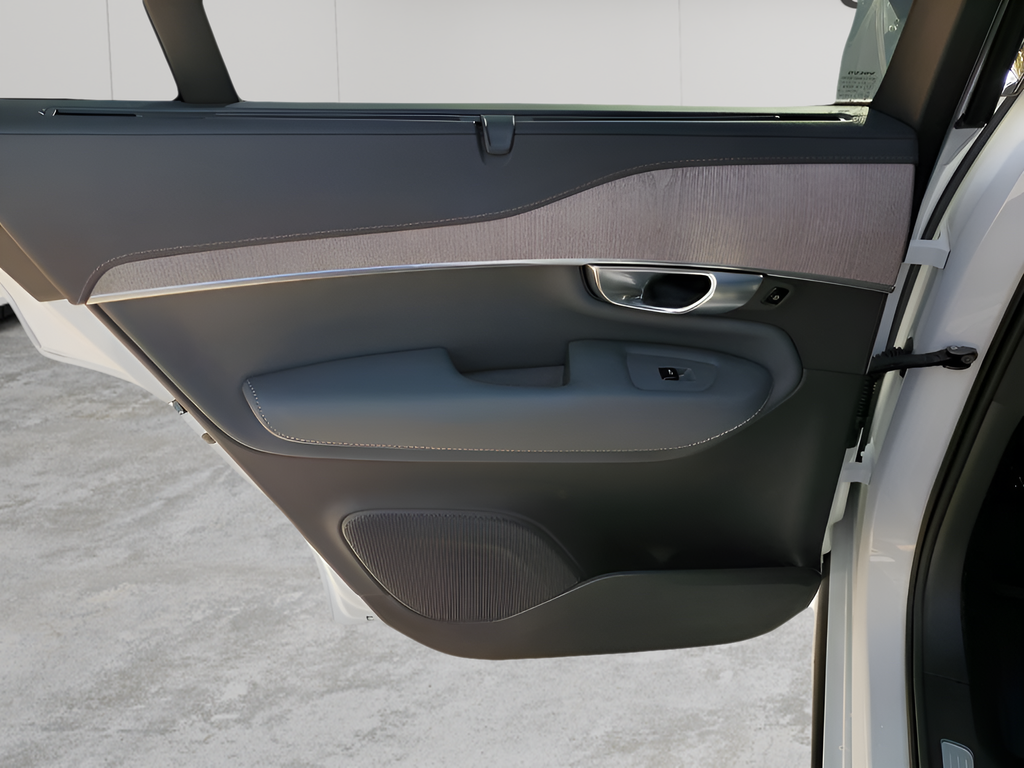 Used Car 2024 Volvo Xc90 Recharge Plug-in Hybrid  Ultimate For Sale Under $50,000 In Austin, Texas