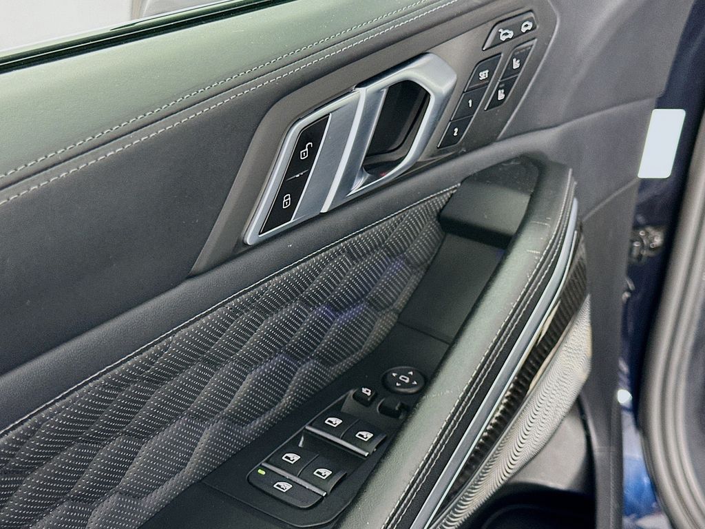 Thumbnail: 2021 BMW X6 - 18