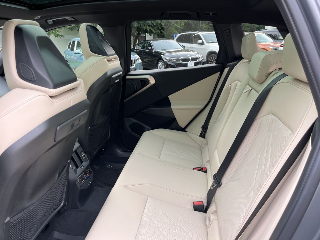 Thumbnail: 2025 BMW X3 - 23