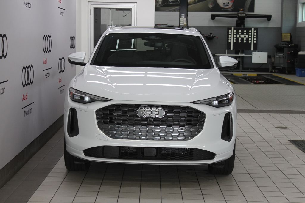 Thumbnail: 2025 Audi Q5 - 9