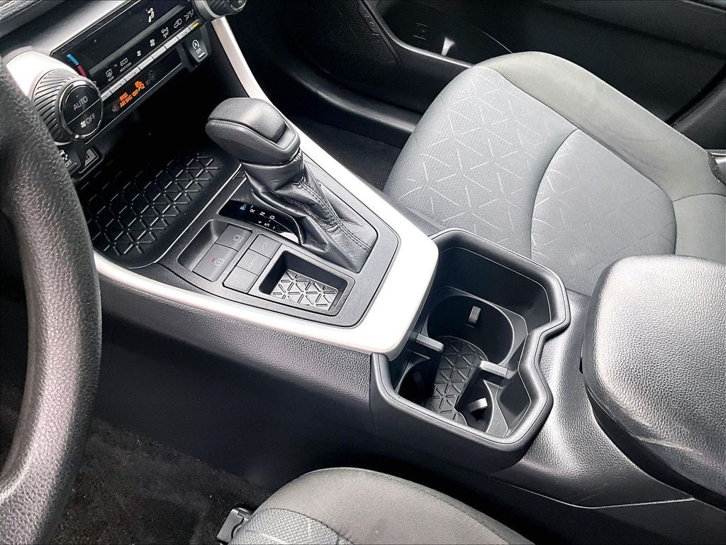 2024 Toyota RAV4 — photo 20