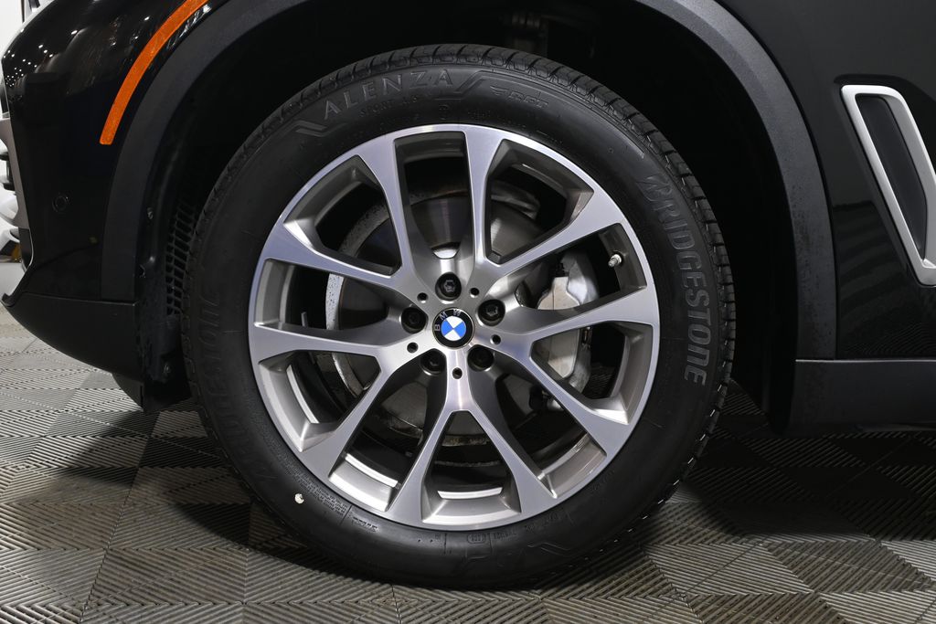 Thumbnail: 2023 BMW X5 - 12