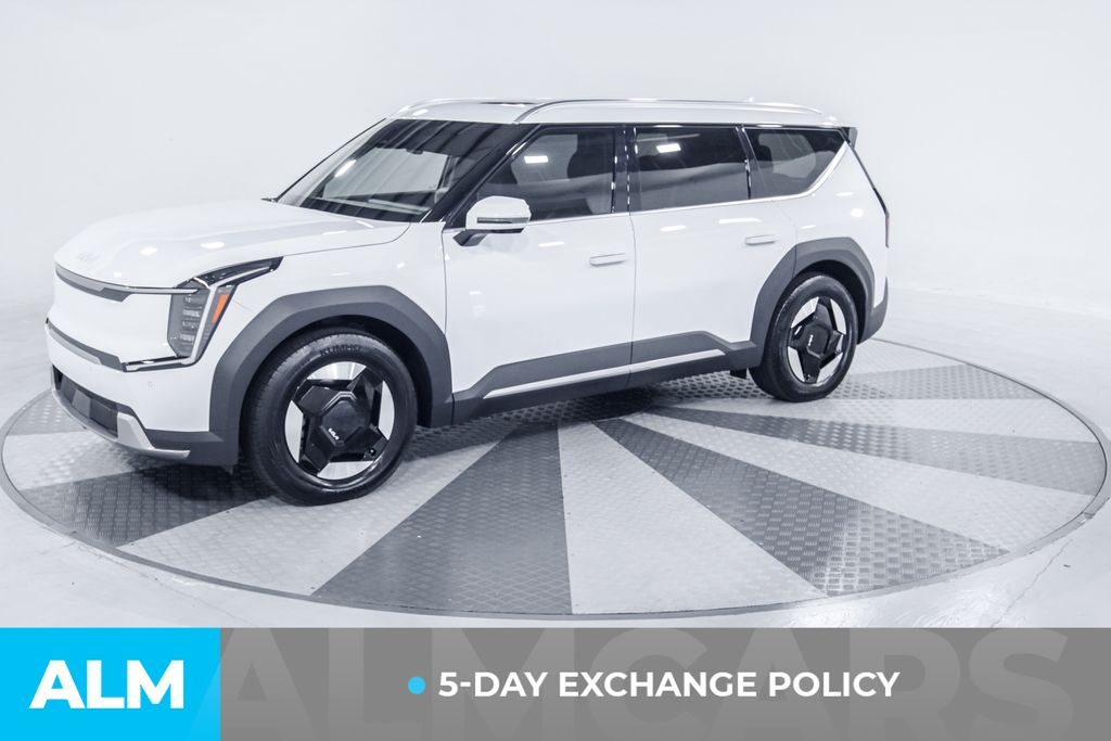 2025 Kia EV9 Wind photo 2