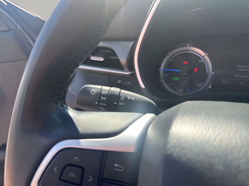 Used Car 2023 Toyota Highlander Hybrid  Bronze Edition For Sale Under $40,000 In Austin, Texas