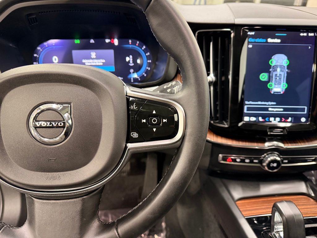 Thumbnail: 2023 Volvo XC60 - 14