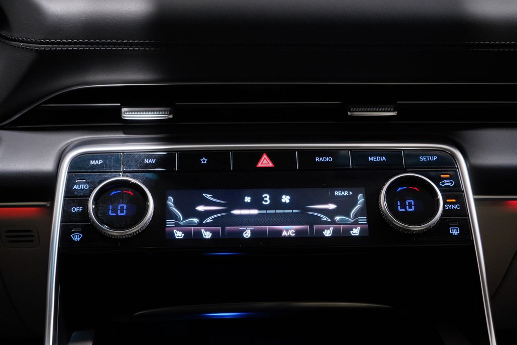 Thumbnail: 2023 Genesis GV80 - 13