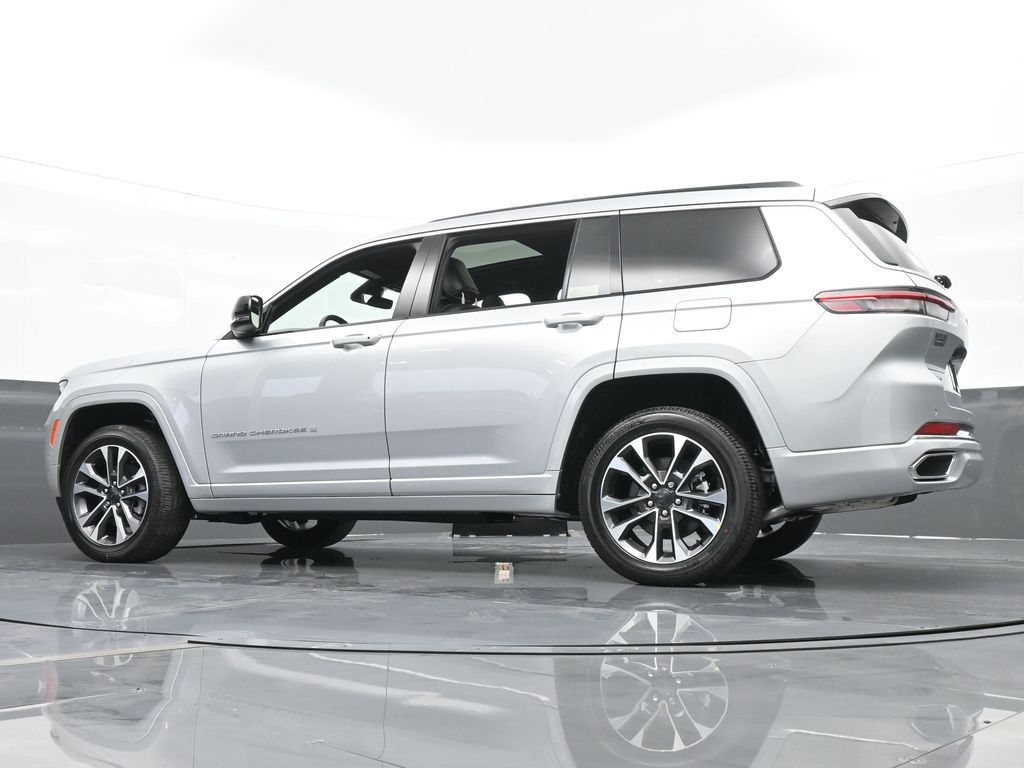 Used 2024 Silver Zynith Jeep Overland image 51