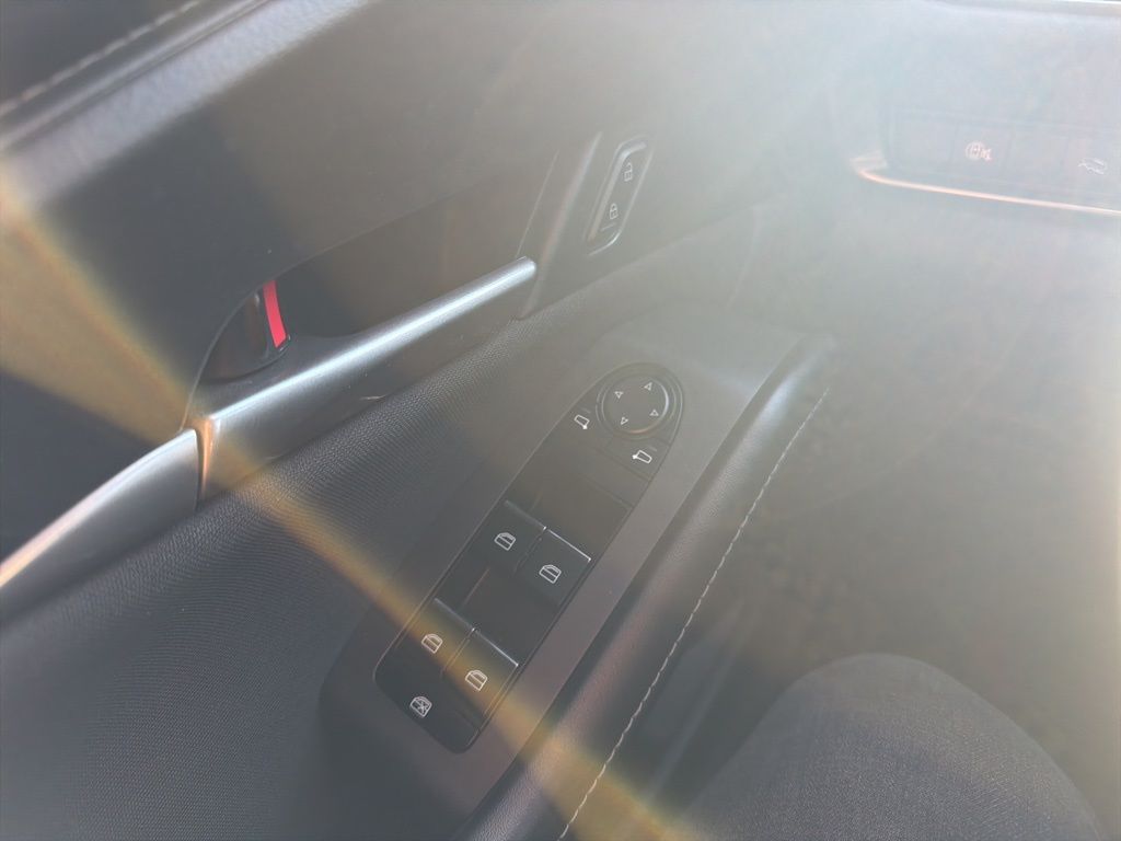 Certified Used 2025 White Mazda 2.5 S image 17