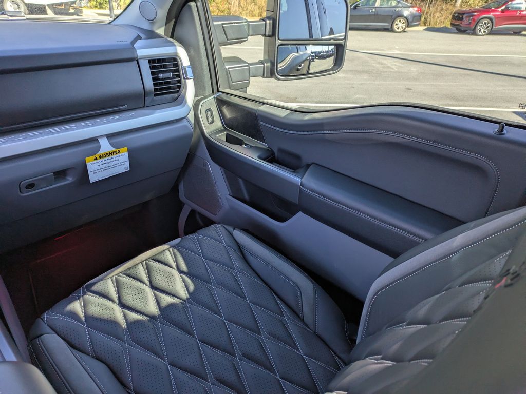 2026 Ford F-250 Black Widow