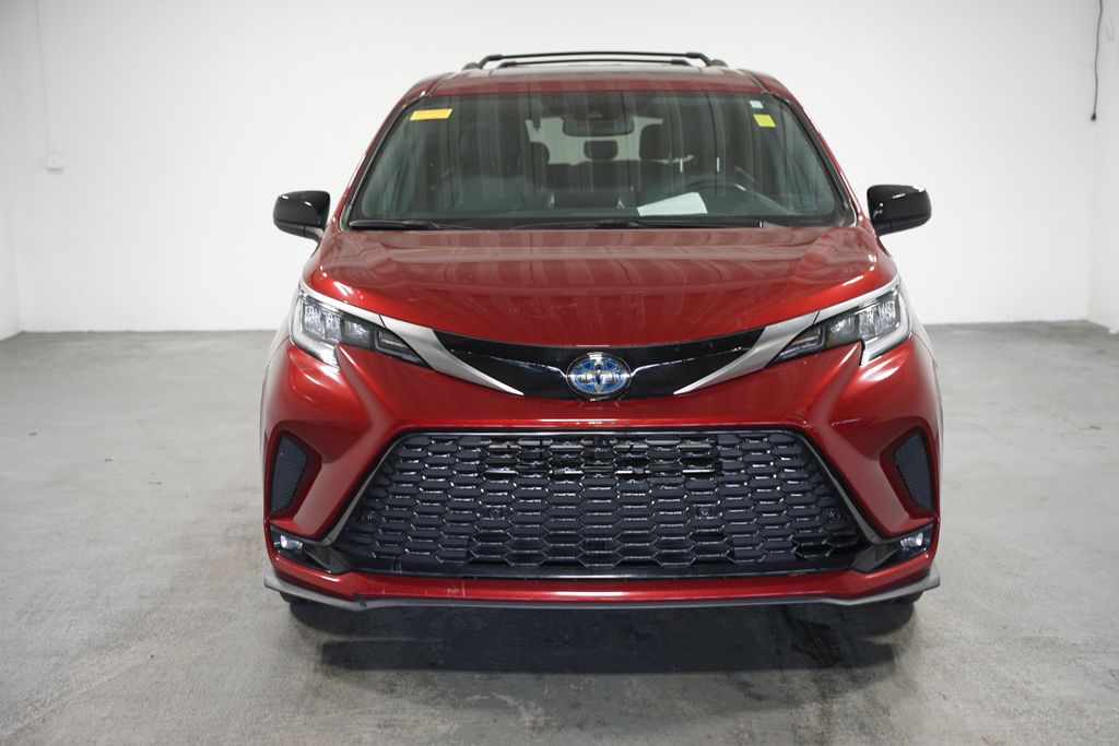 2022 Toyota Sienna XSE 2