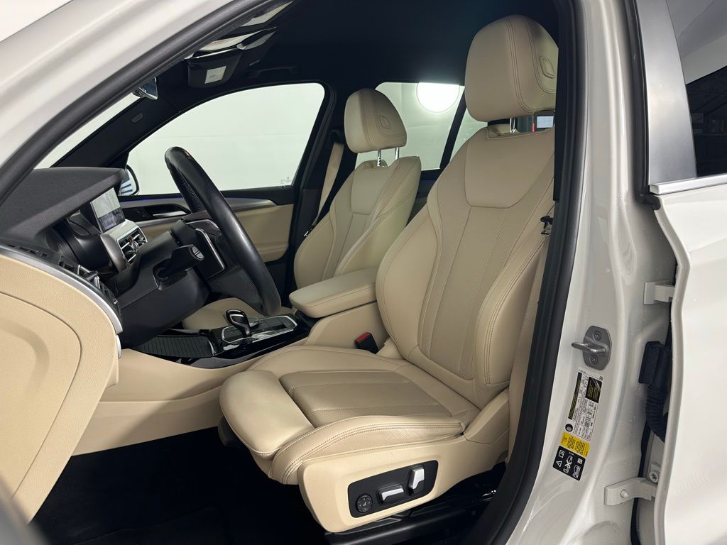 Thumbnail: 2022 BMW X3 - 14