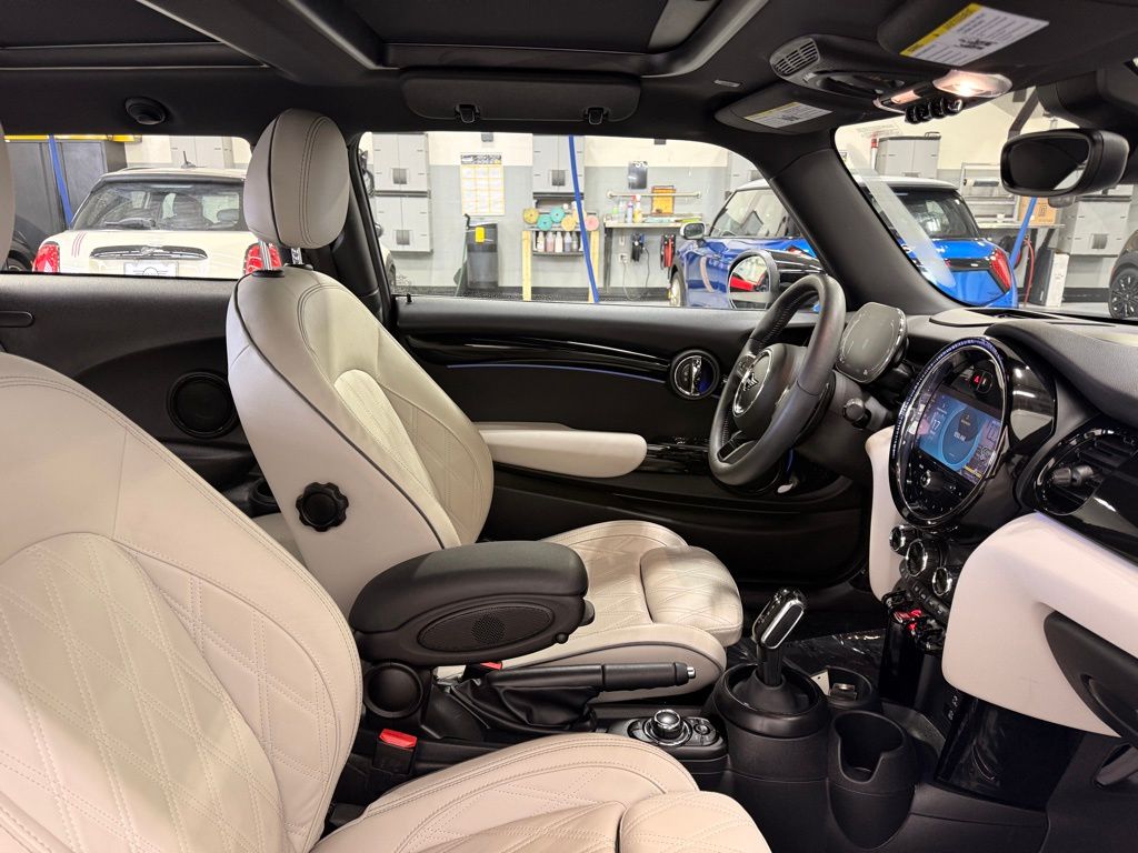 Thumbnail: 2024 MINI Cooper - 24