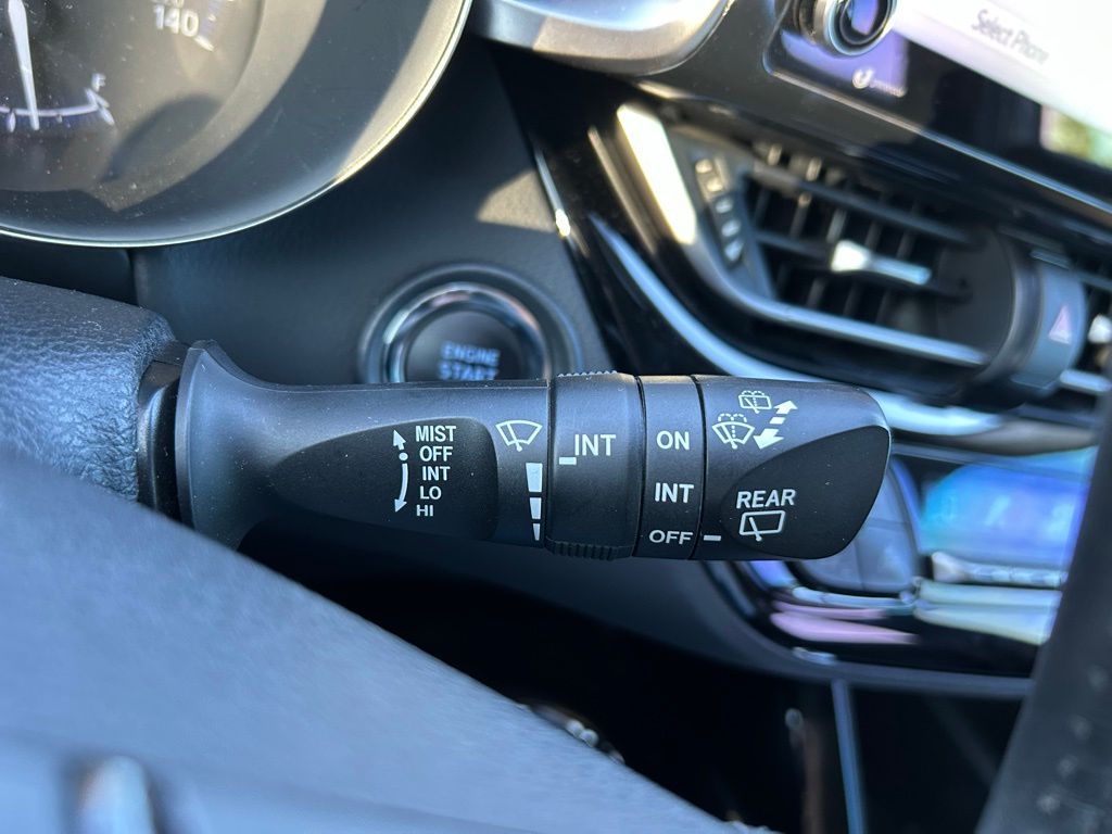 Thumbnail: 2021 Toyota C-HR - 22