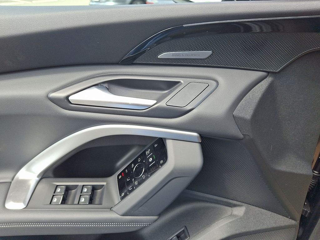 Thumbnail: 2025 Audi Q5 - 9