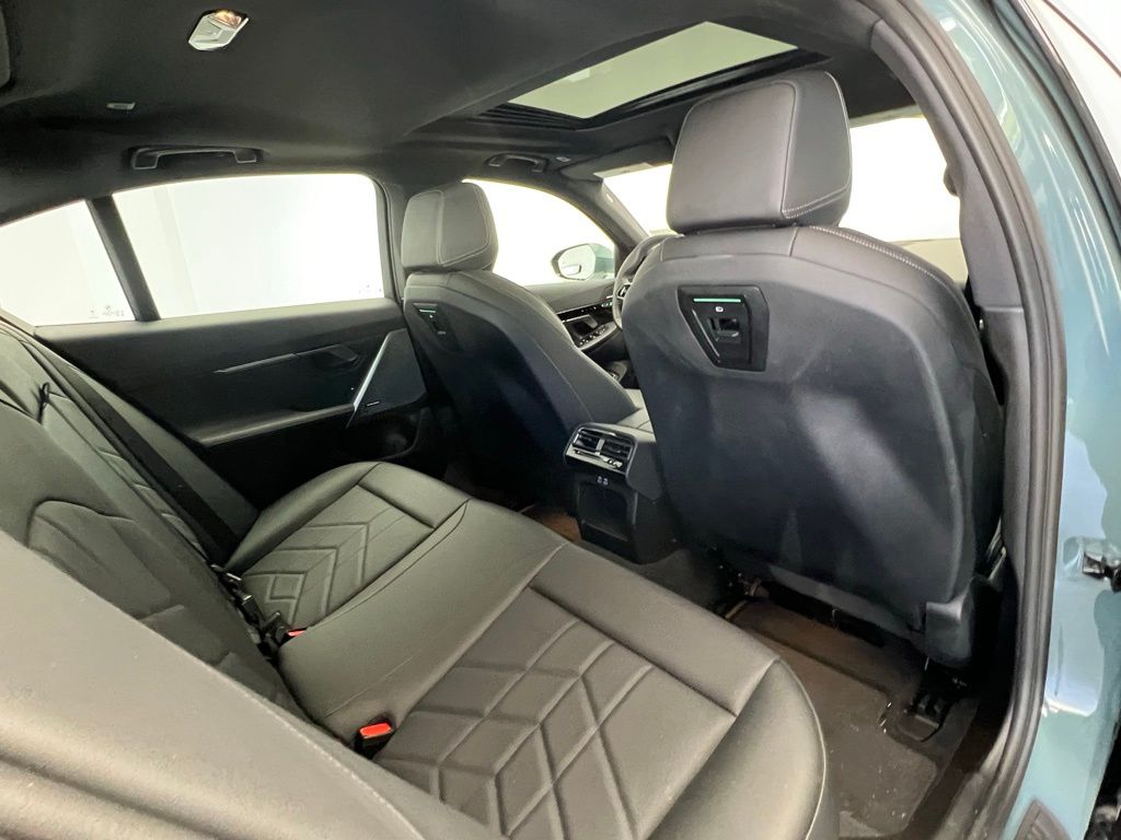 Thumbnail: 2024 BMW 5 Series - 8