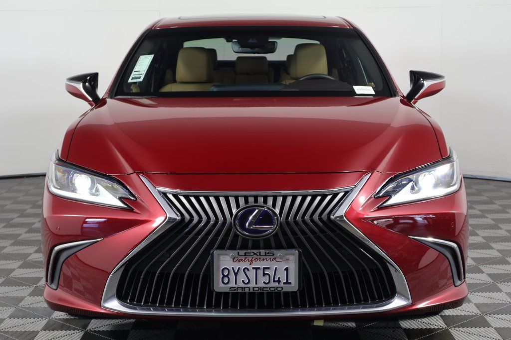 Thumbnail: 2021 Lexus ES - 2