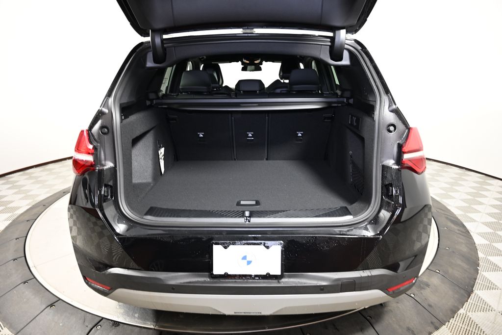 Thumbnail: 2025 BMW X3 - 10