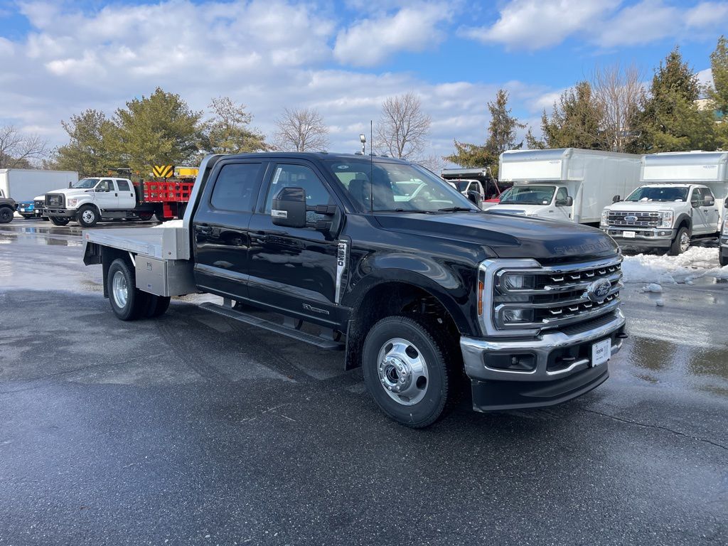 2026 Ford F-350 Chassis LARIAT