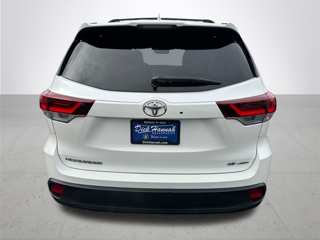 2019 Toyota Highlander SE