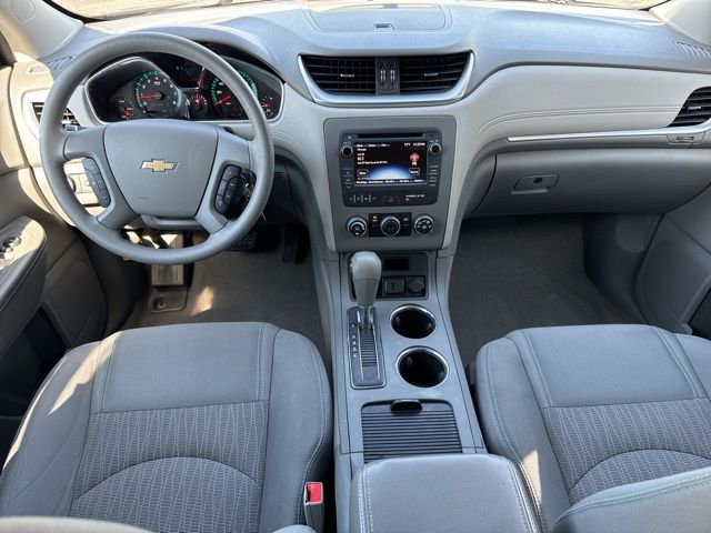 2017 Chevrolet Traverse LS 31