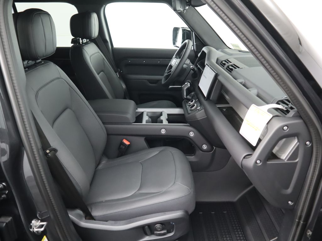 Thumbnail: 2025 Land Rover Defender - 20