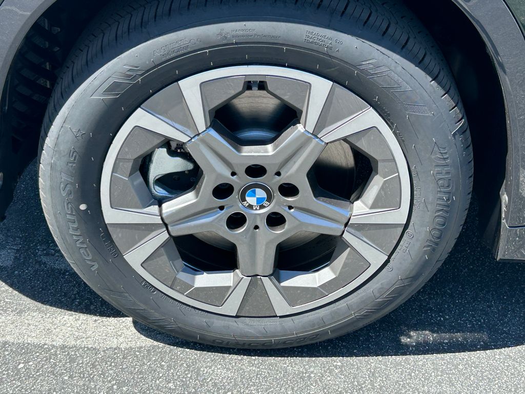 2025 BMW X1 xDrive28i 9