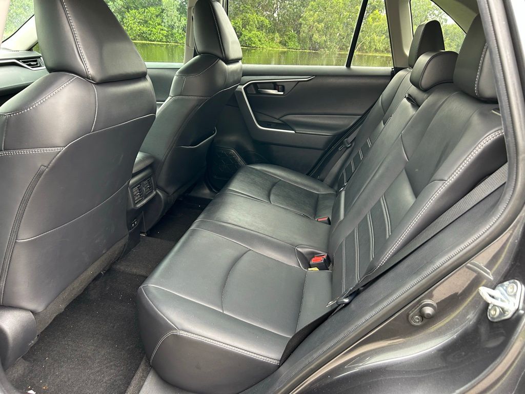 2020 Toyota RAV4 XLE Premium 13