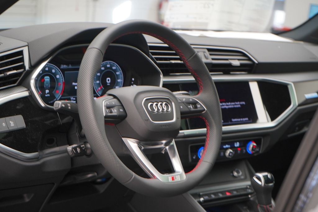 2025 Audi Q3  8