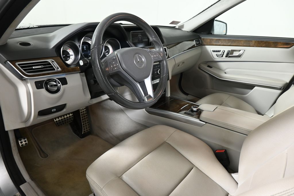 Thumbnail: 2016 Mercedes-Benz E-Class - 4