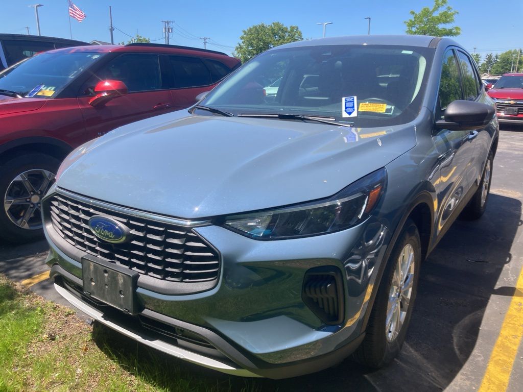 Used 2023 Blue Ford Active image 3