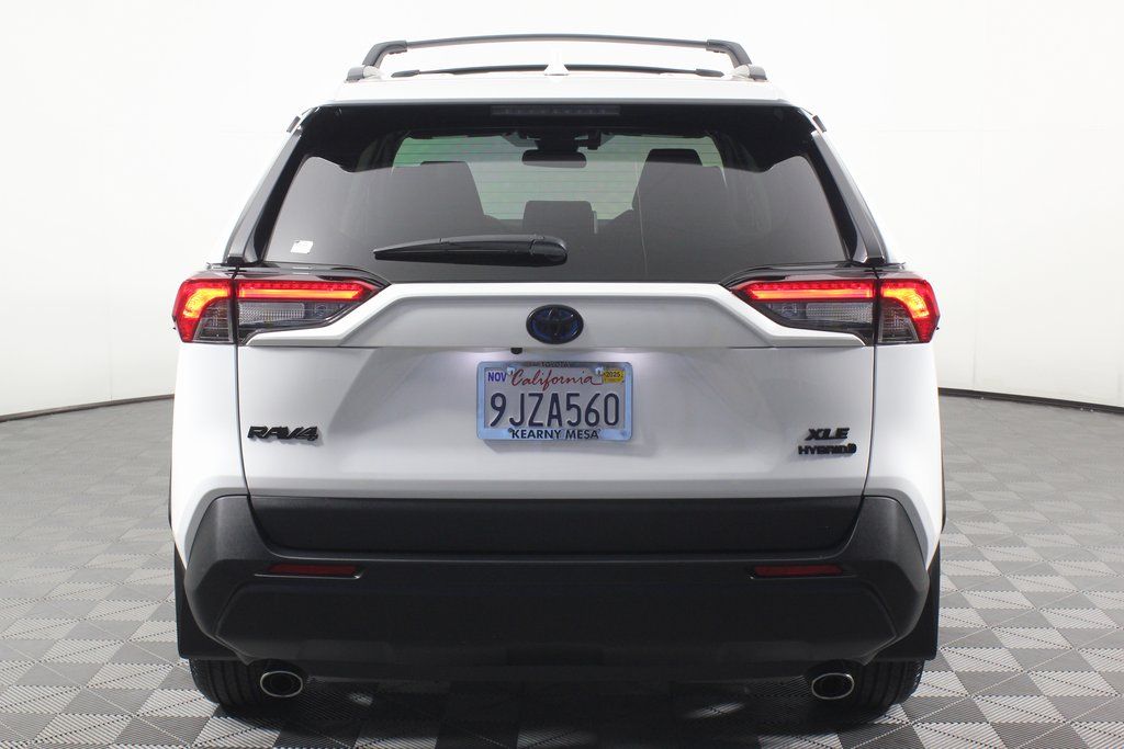 2024 Toyota RAV4 XLE 5