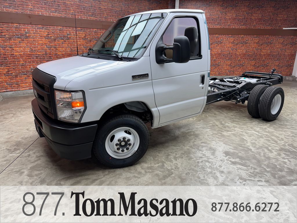 Oxford White 2027 Ford E-Series Chassis Pickup Truck Rear-Wheel Drive 6-Speed Automatic Overdrive