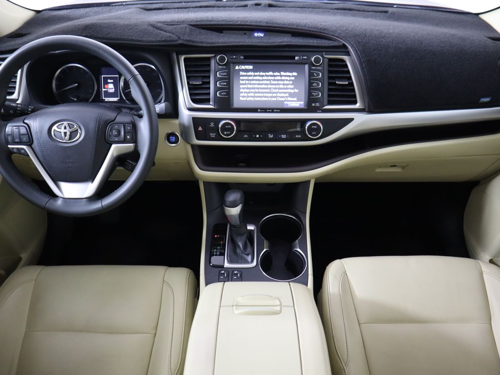 Thumbnail: 2016 Toyota Highlander - 12