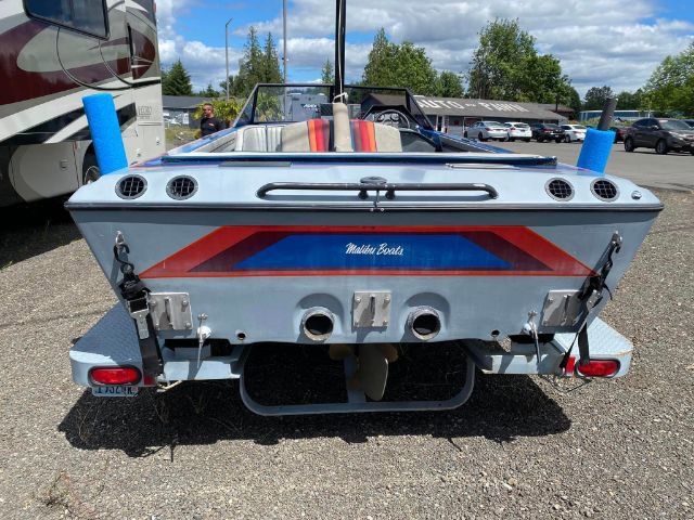 1987 Blue Malibu Skier 19ft