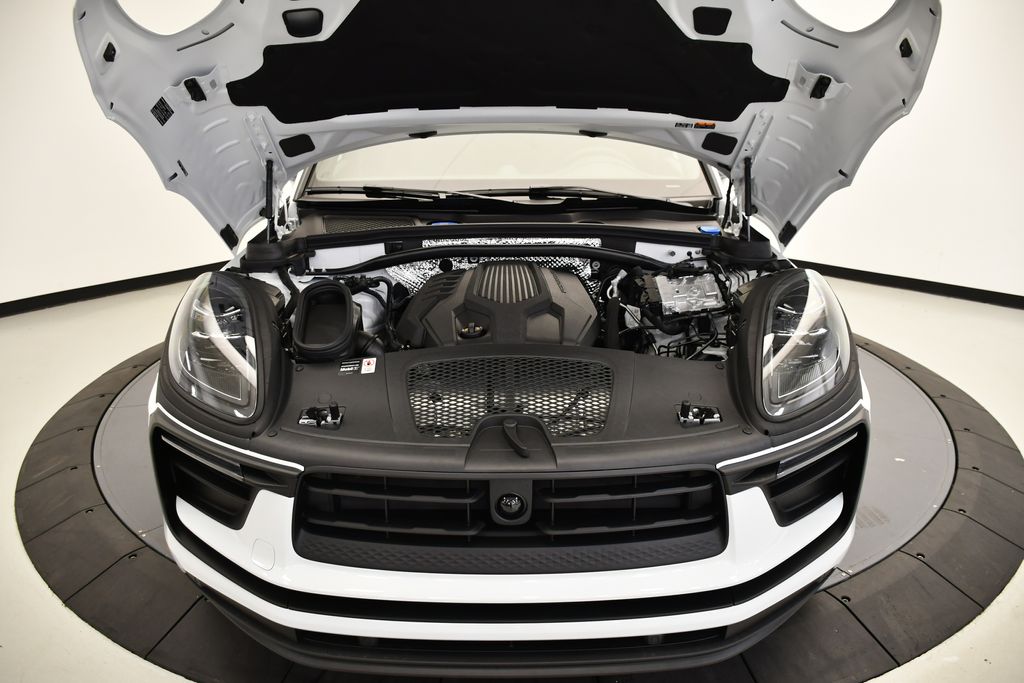 Thumbnail: 2025 Porsche Macan - 13