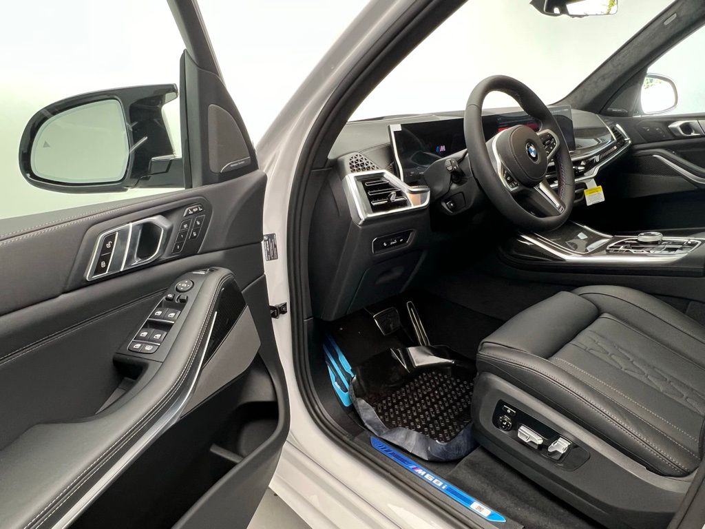 Thumbnail: 2026 BMW X7 - 23