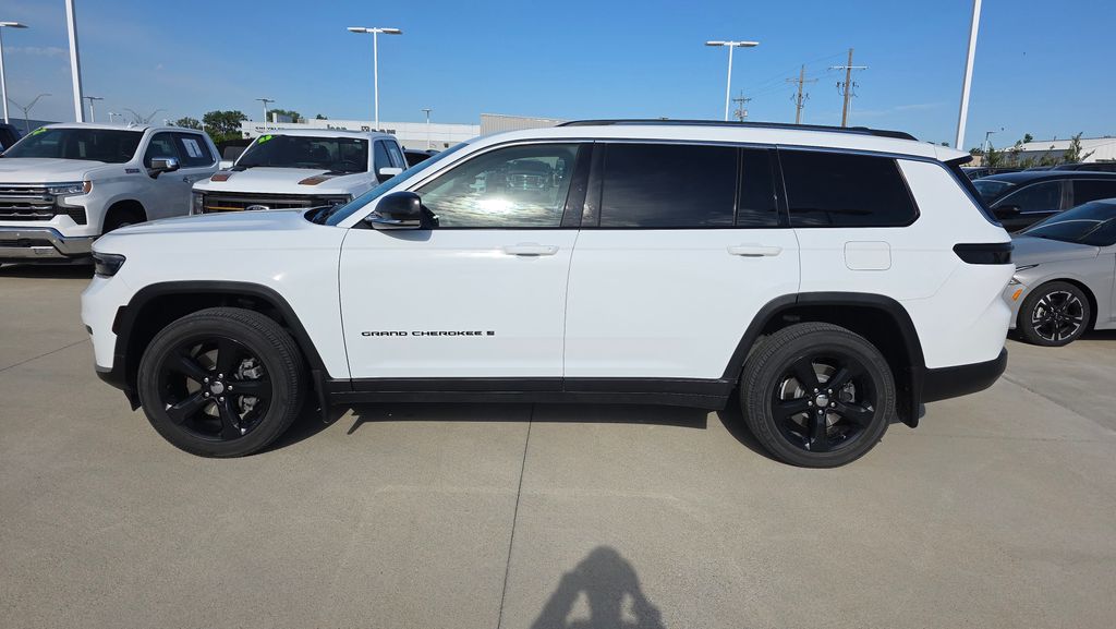 Used 2021 Jeep Grand Cherokee L Limited with VIN 1C4RJKBG6M8130785 for sale in Kansas City