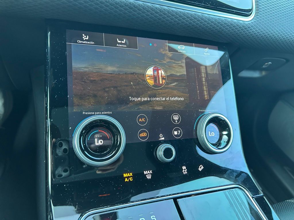 Thumbnail: 2020 Land Rover Range Rover Velar - 18