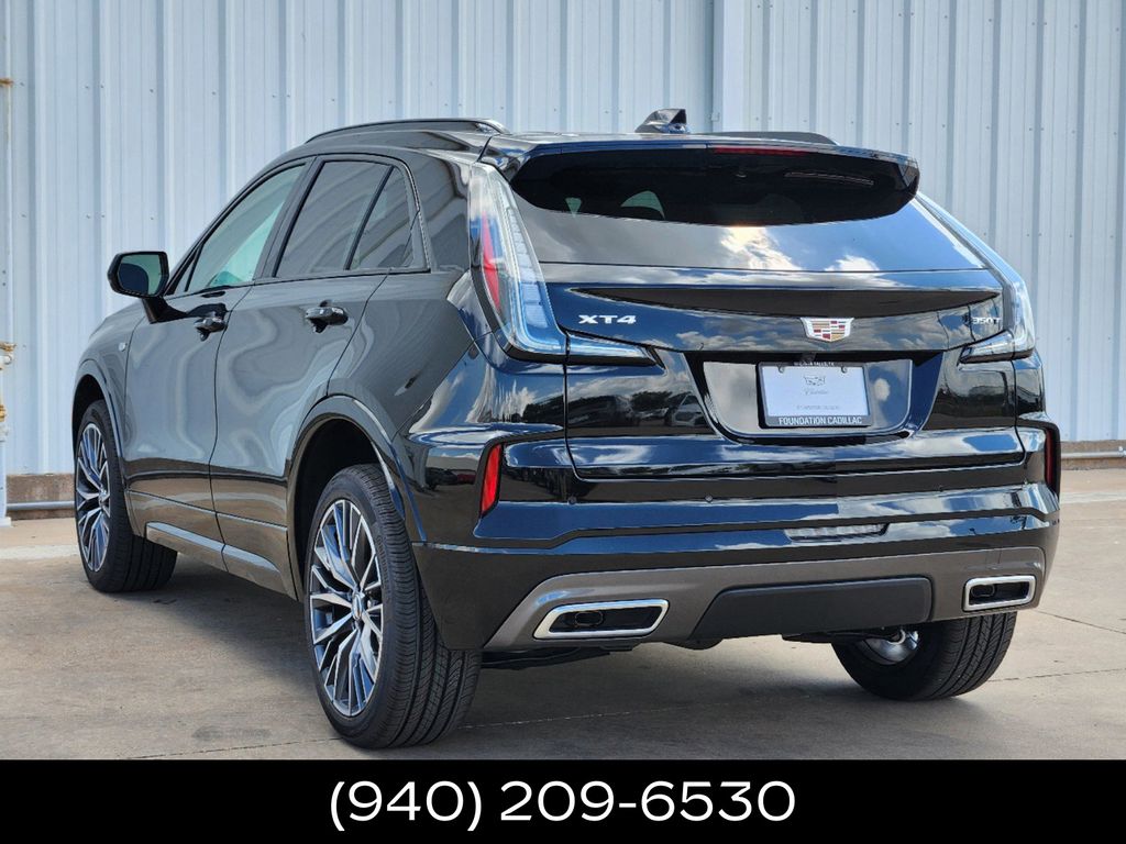 2024 Cadillac XT4 Sport 3