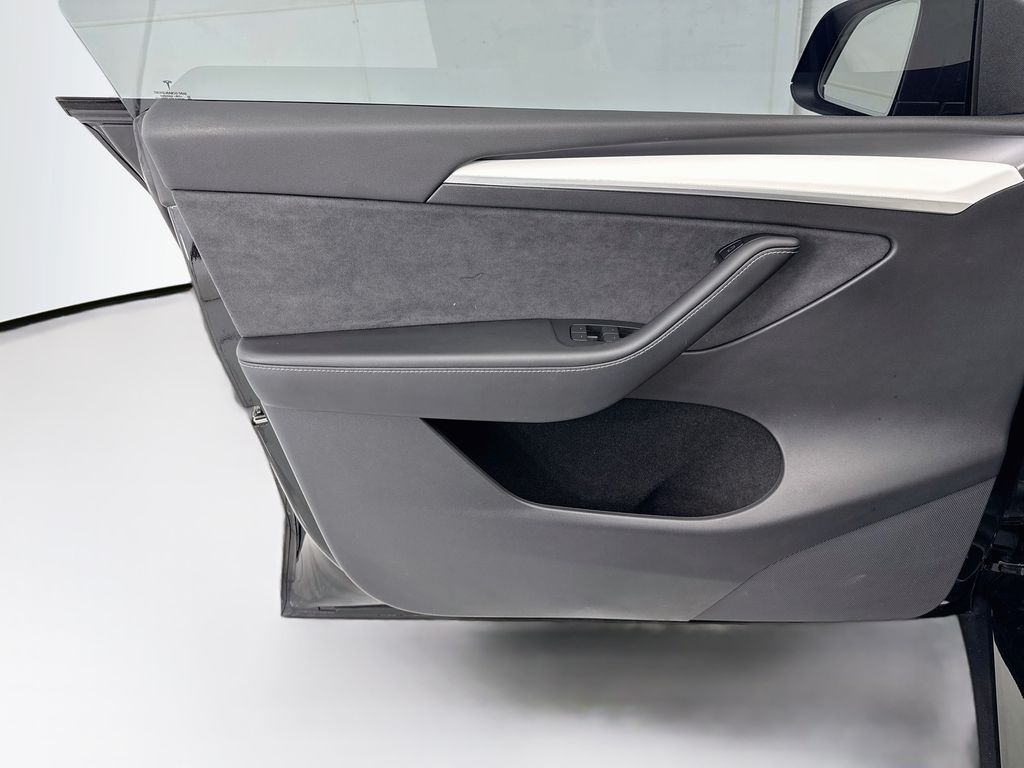 Thumbnail: 2023 Tesla Model Y - 23